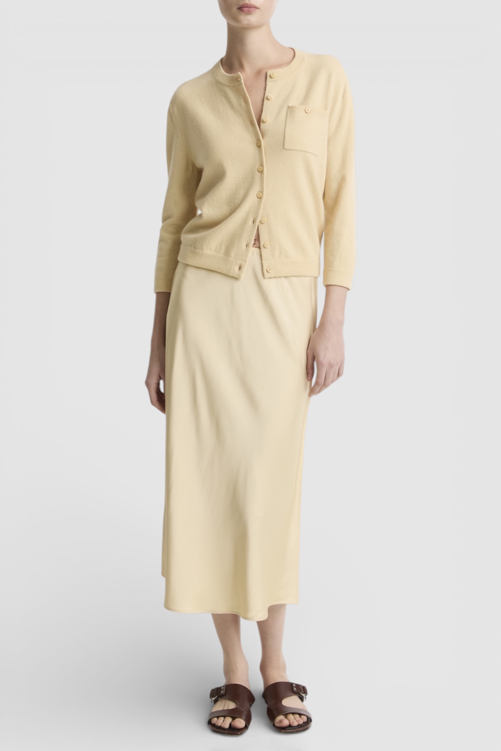 תמונת כל הלוק של סריג קרדיגן